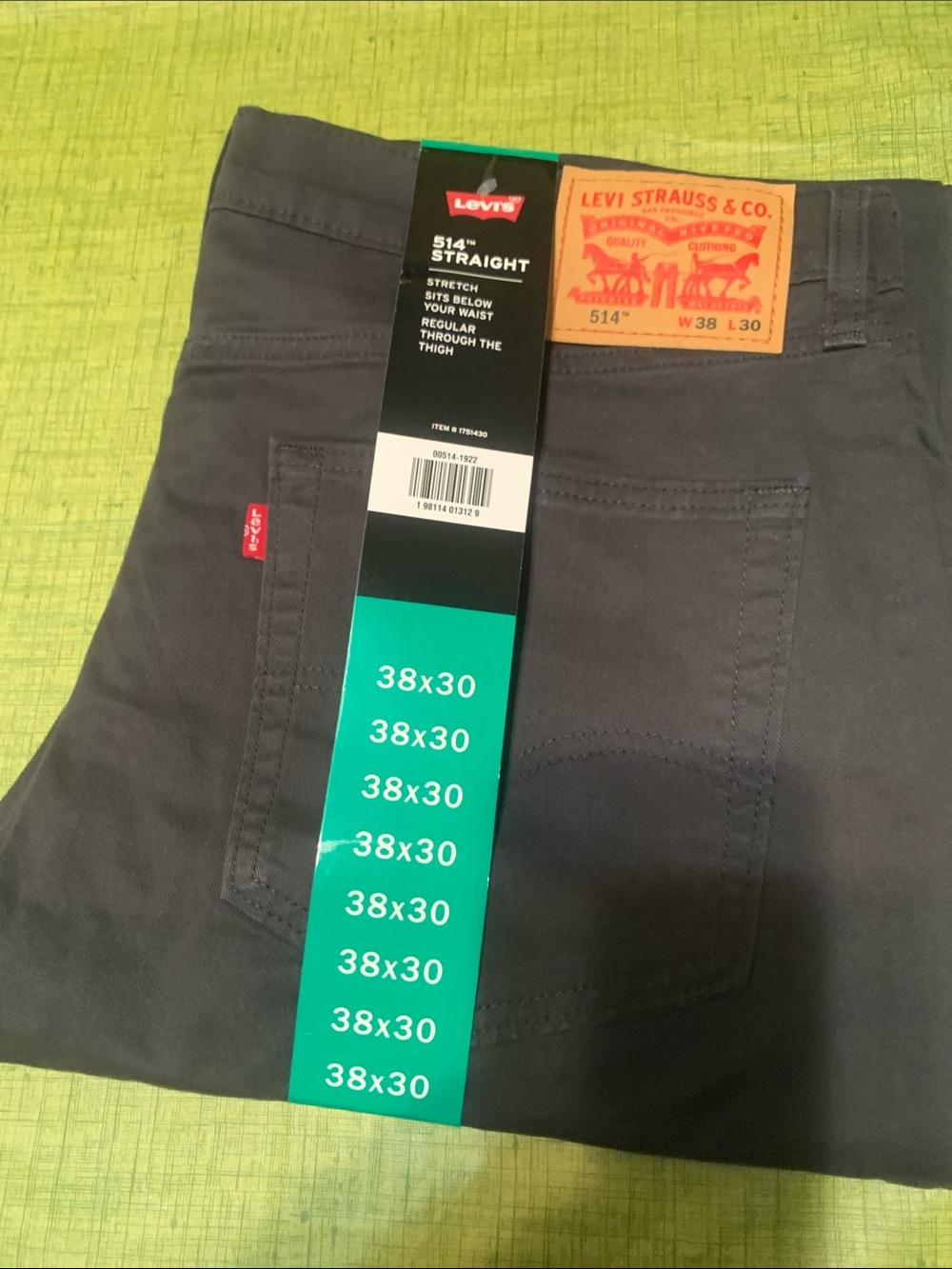Levi's Straight Men’s Jeans in Charcoal Gray
